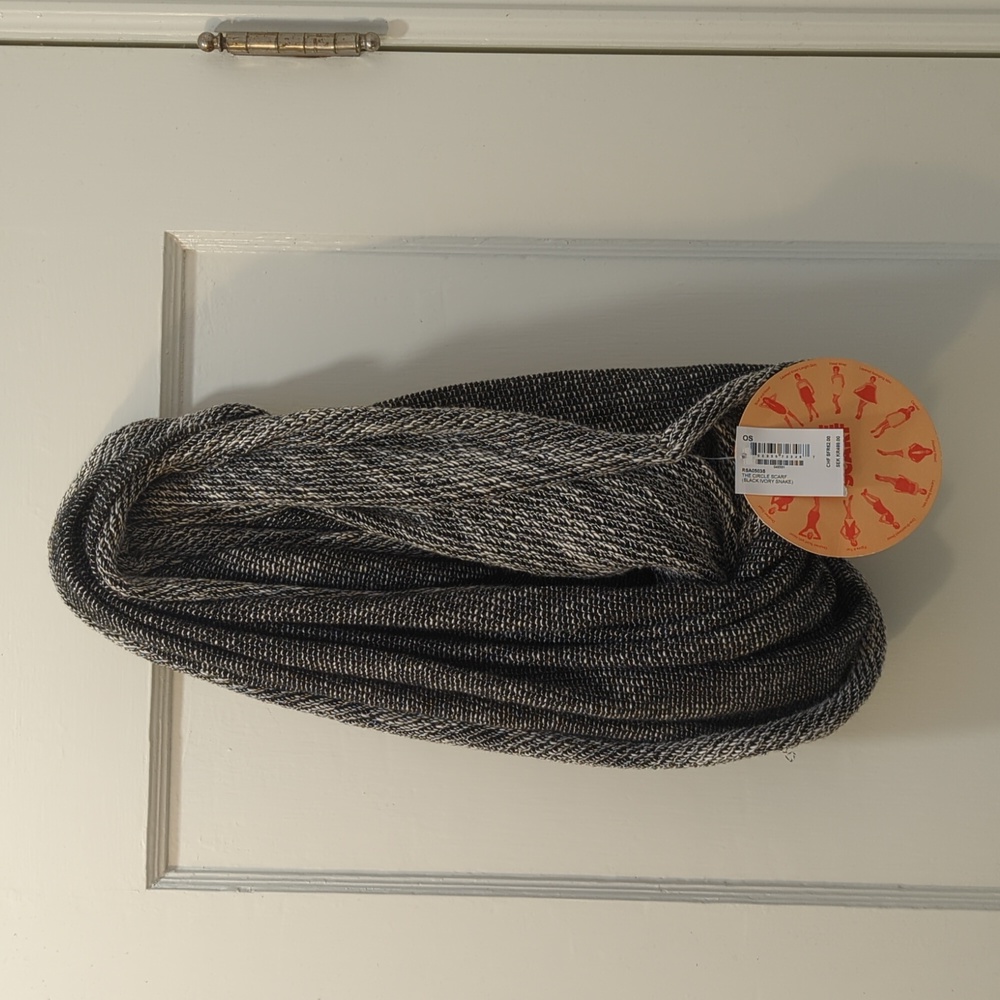 NEW American apparel circle scarf in black ivory snake